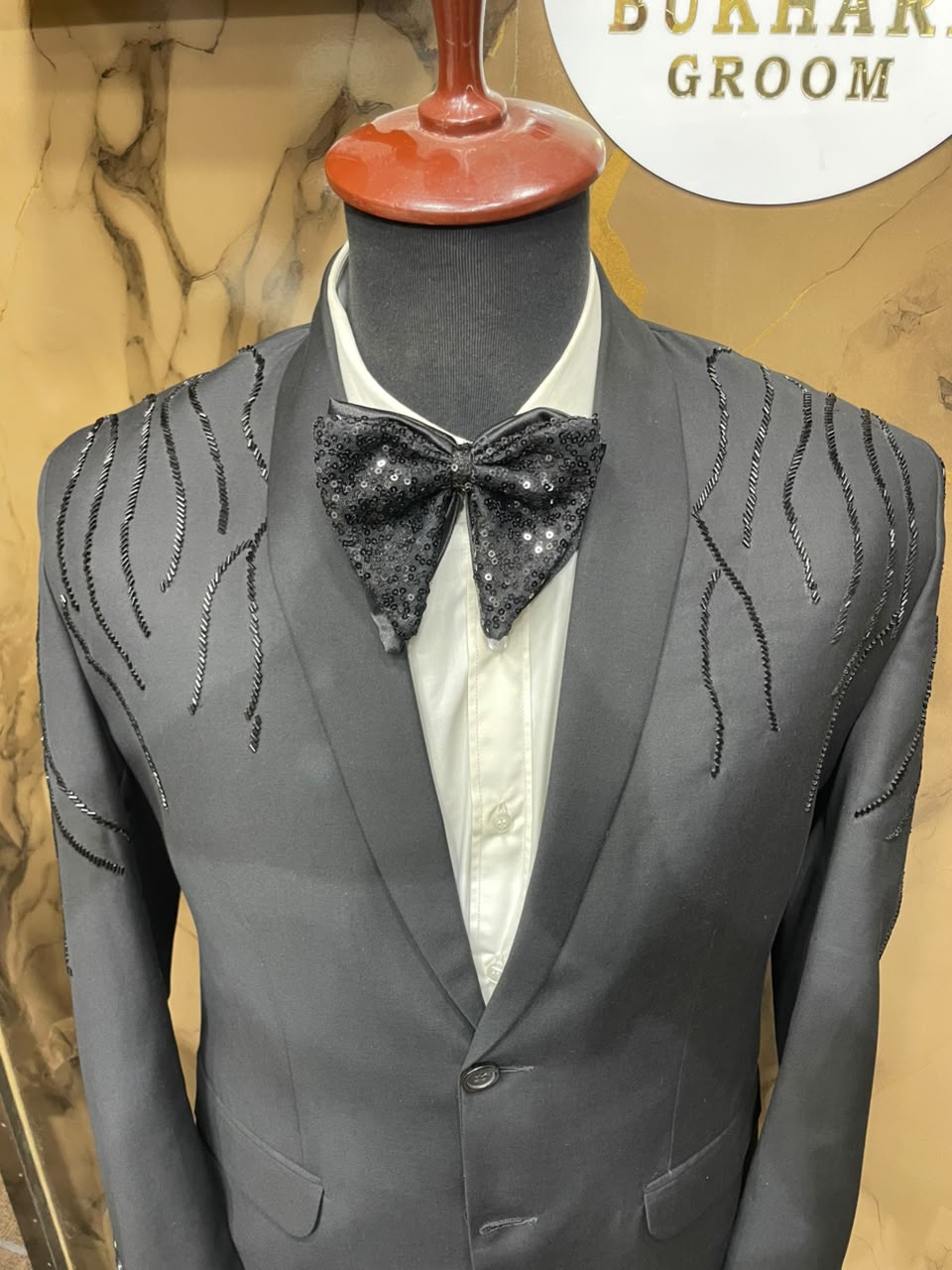 Tuxedo suait